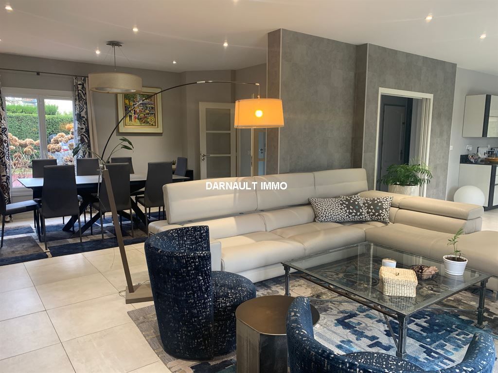 maison 8 pièces en vente sur VOISINS LE BRETONNEUX (78960)