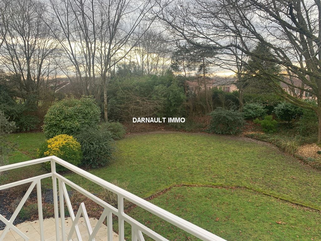 maison 8 pièces en vente sur VOISINS LE BRETONNEUX (78960)