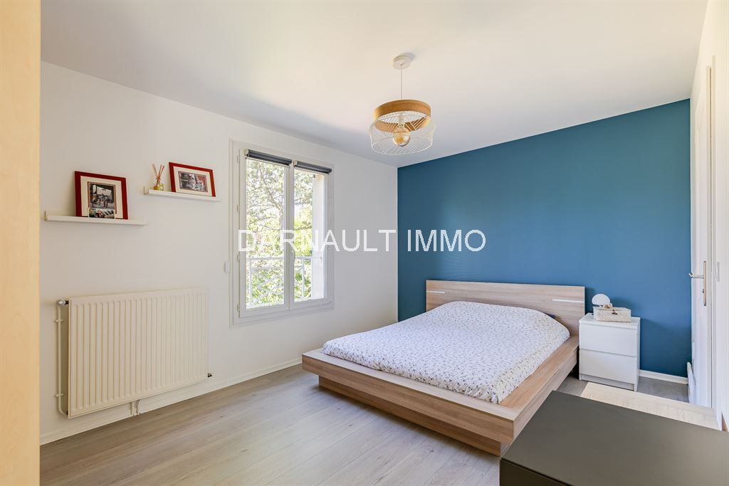maison 8 pièces en vente sur VOISINS LE BRETONNEUX (78960)