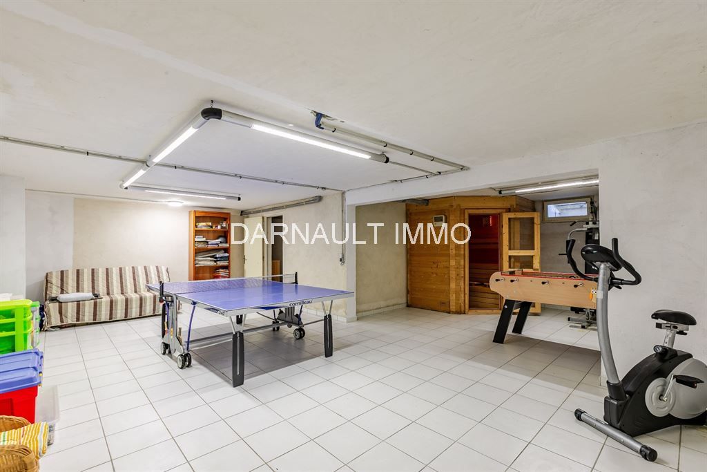 maison 8 pièces en vente sur VOISINS LE BRETONNEUX (78960)